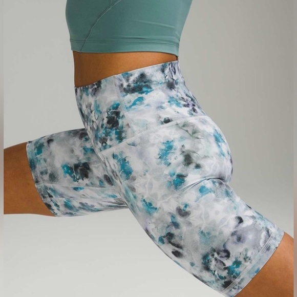 Lululemon Align Short 8” | Kaleidofloral Multi | Size 6 | Buttery Soft Nulu™ - Picture 5 of 8